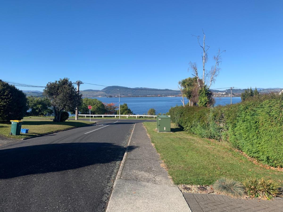 Lake View Family Lodge Up Tp 14 People Rotorua Eksteriør bilde